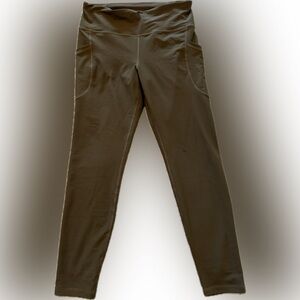 Old Navy Active Powersoft High-Rise Olive  green 7/8 pocket Leggings never worn